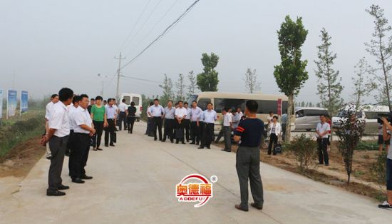 點擊查看詳細信息<br>標題：市領導來指導工作 閱讀次數(shù)：6390